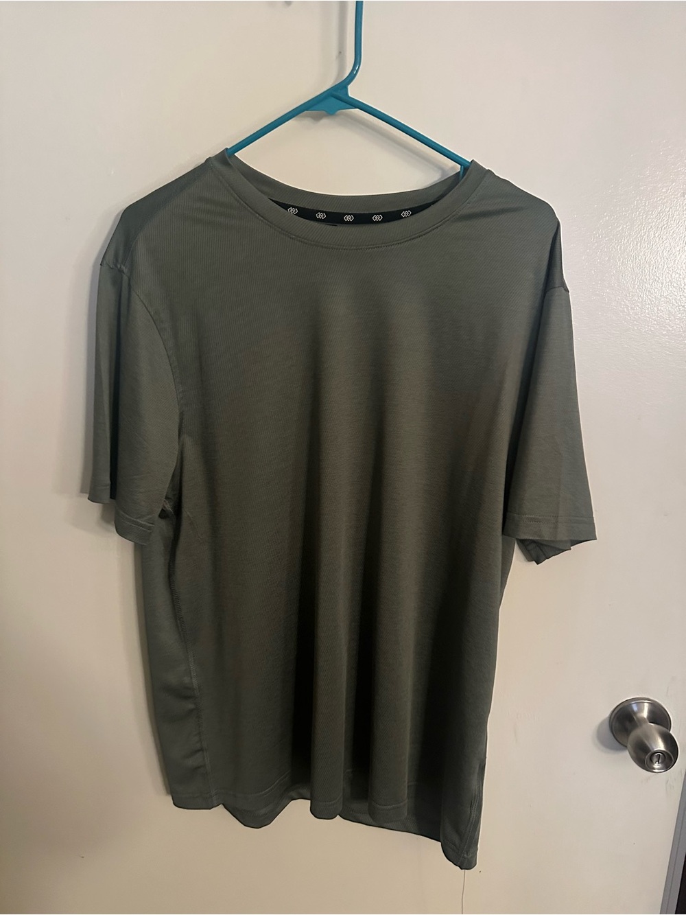 Men's Short Sleeve Crew Neck Tee in Olive Green